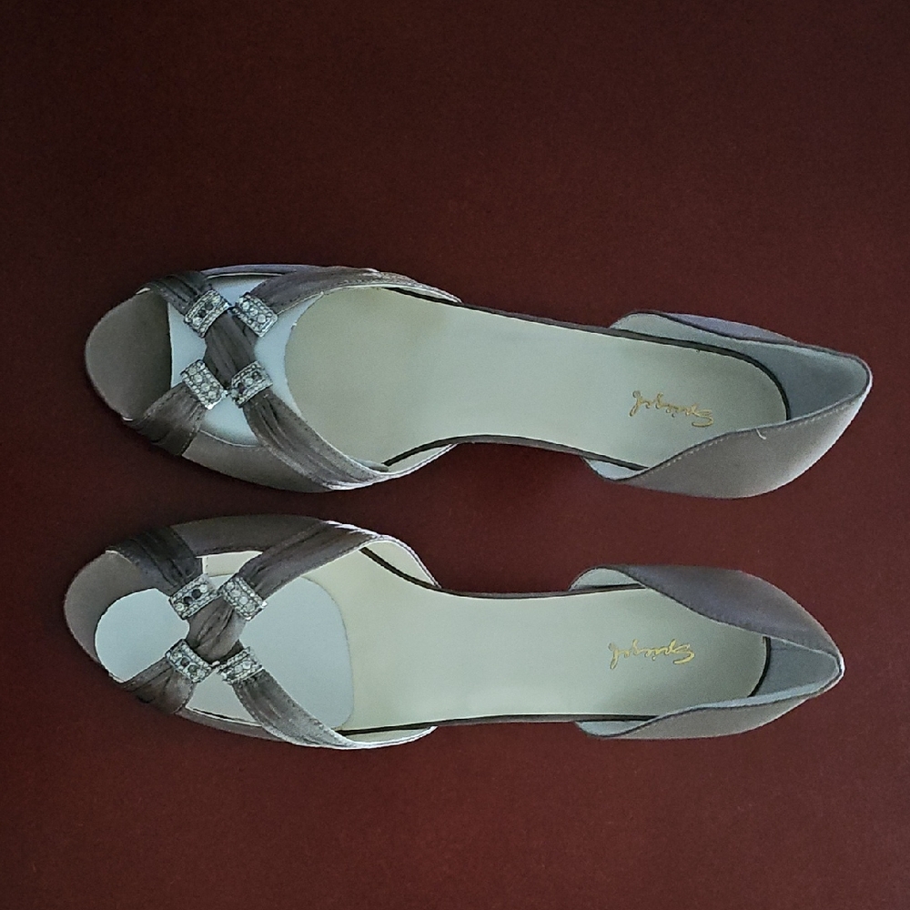 Spiegel Chic Pewter Crisscross Pumps With 2 Inch Heel